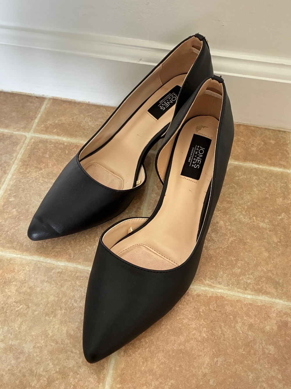 Jones New York Black Pointed-Toe Leather Pumps